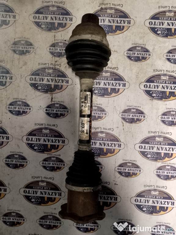 Planetara stanga fata Audi A4 B8 2.0 Motorina 2011