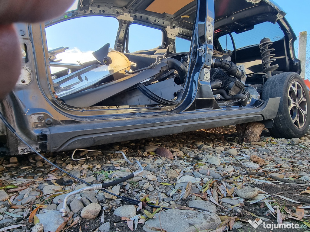 Prag stanga plastic Dacia Duster 2019