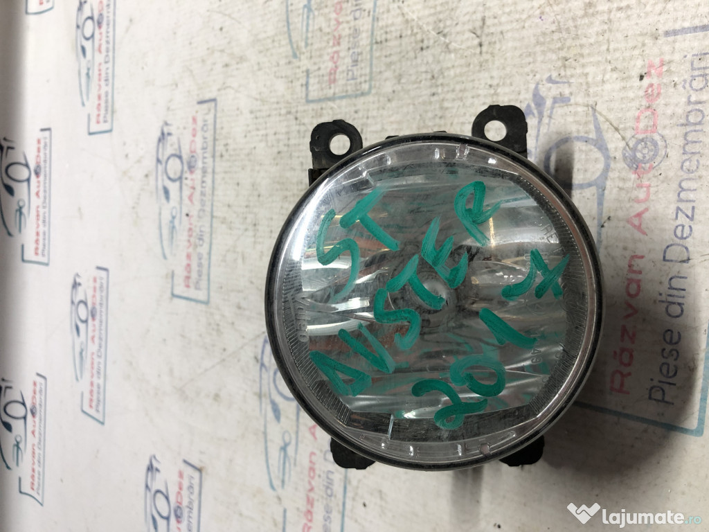 Proiector stanga Dacia Duster 2017