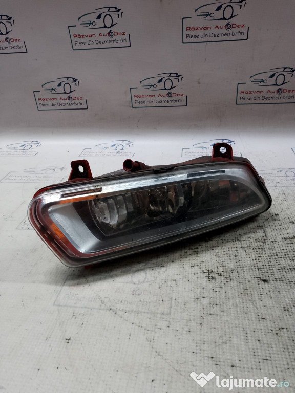 Proiectoare dreapta Volkswagen Polo 2010