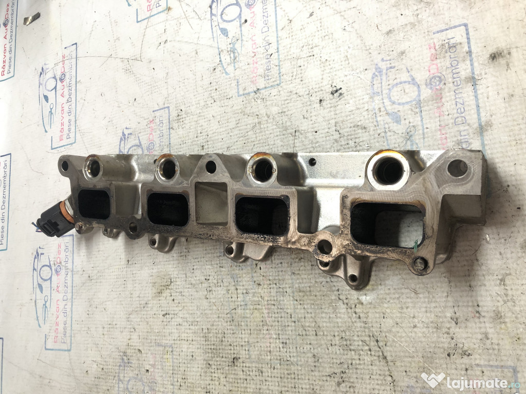 Rampa injectoare Skoda Superb 2 1.4 2011