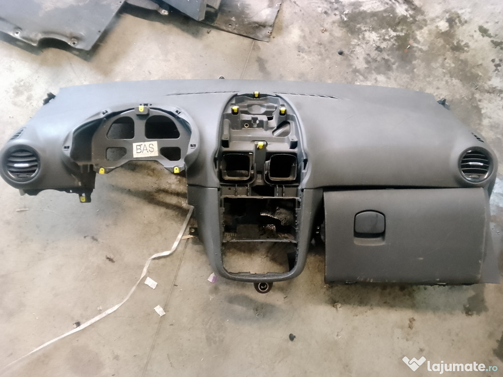 Plansa bord Opel Corsa D 1.2 Benzina 2008