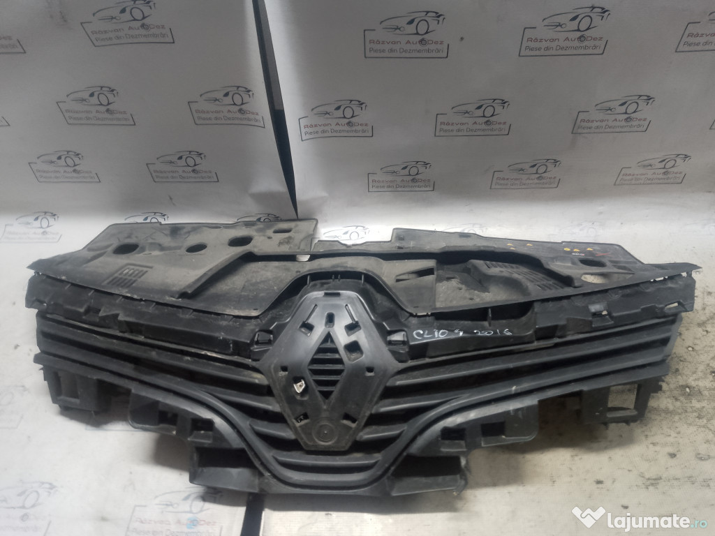 Grila bara fata Renault Clio 4 2016