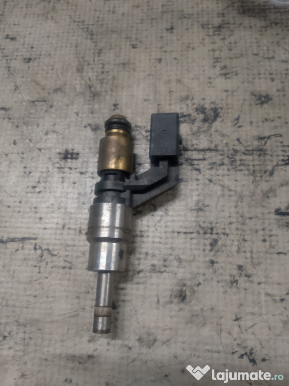 Injector Volkswagen Golf 5 1.6 Benzina 2010