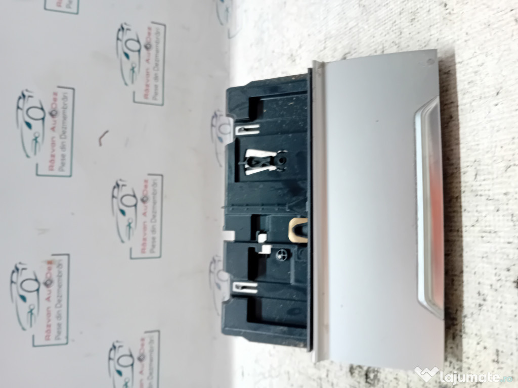 Priza bricheta auxiliara Volkswagen Passat B8 2015