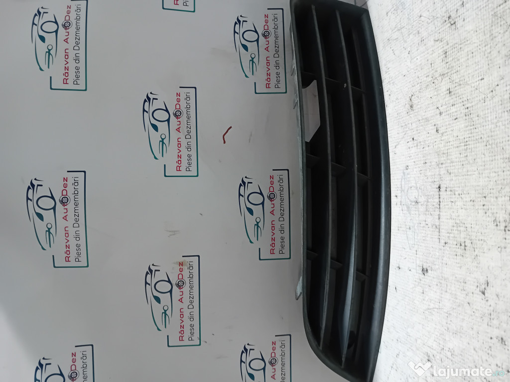 Grila proiector stanga Volkswagen Passat B6 2006