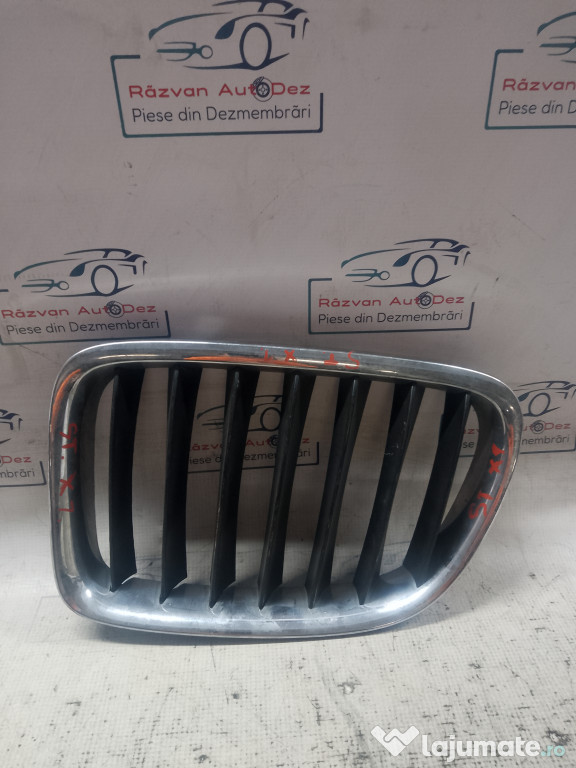 Grila centrala stanga BMW X1 2010