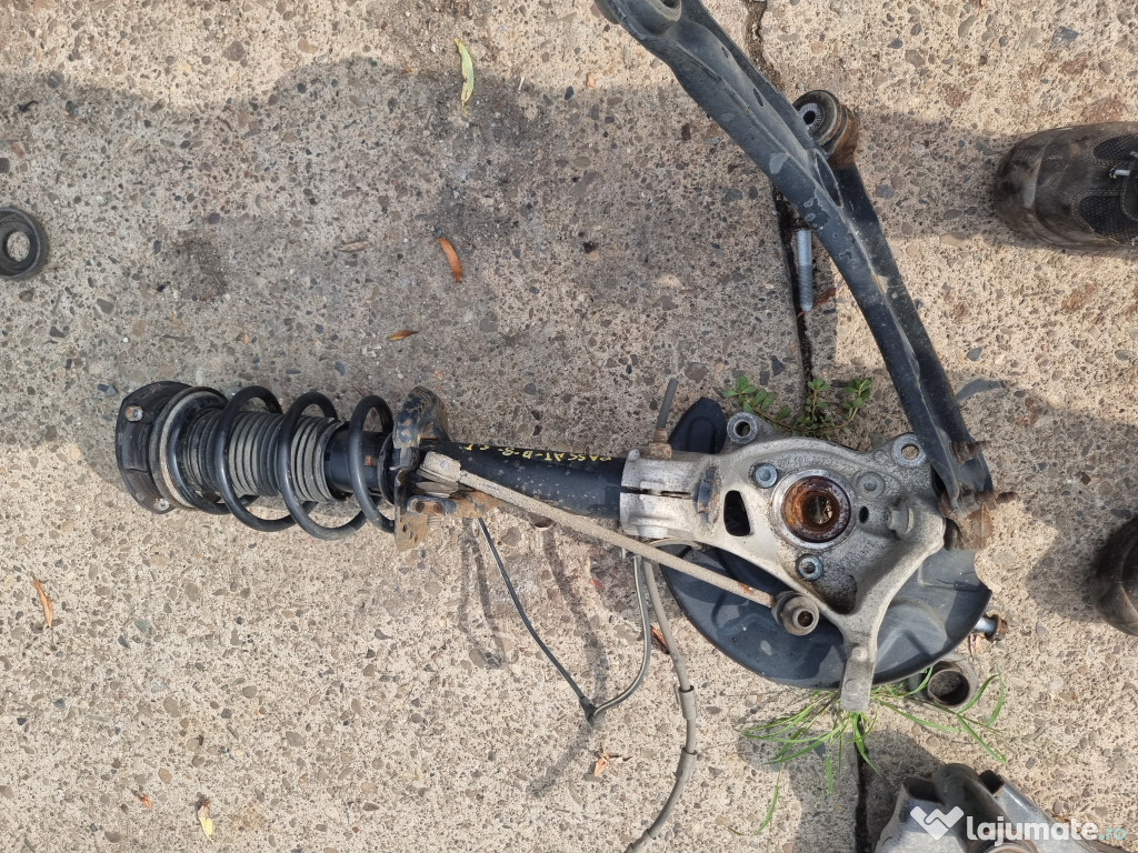 Fuzeta cu amortizor stanga fata Volkswagen Passat B8 2015