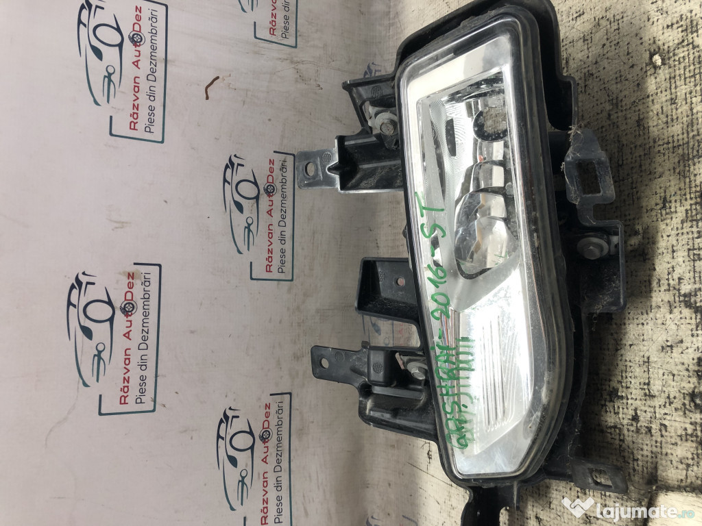 Proiector stanga Nissan Qashqai 2016