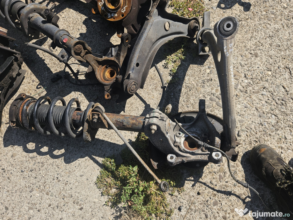 Fuzeta cu amortizor dreapta fata Volkswagen Sharan 2013