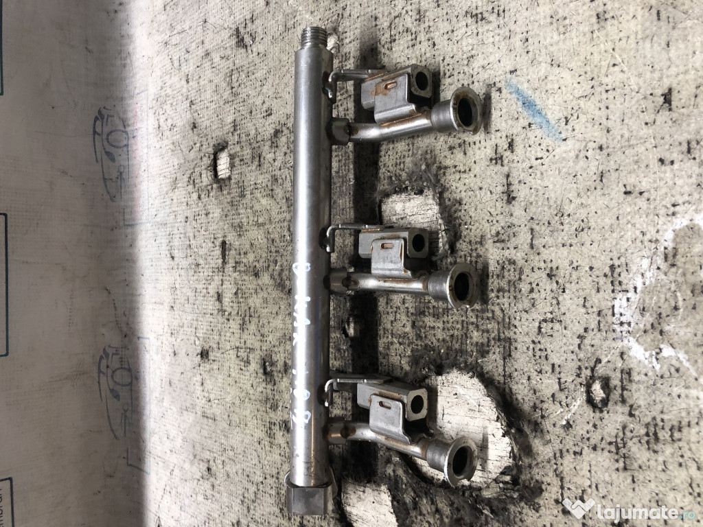 Rampa injectoare Ford B-MAX 1.0 Benzina 2015