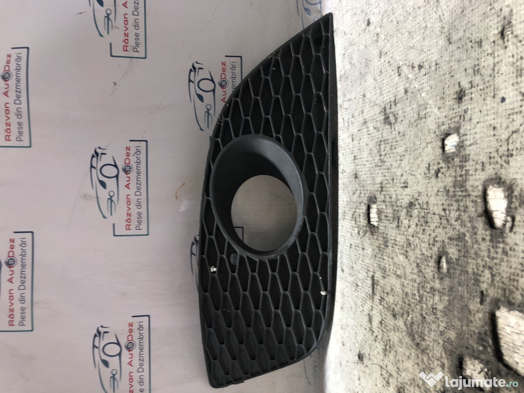 Grila proiector stanga Seat Leon 2015