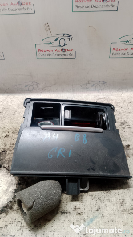 Priza bricheta auxiliara Audi A4 B8 2014