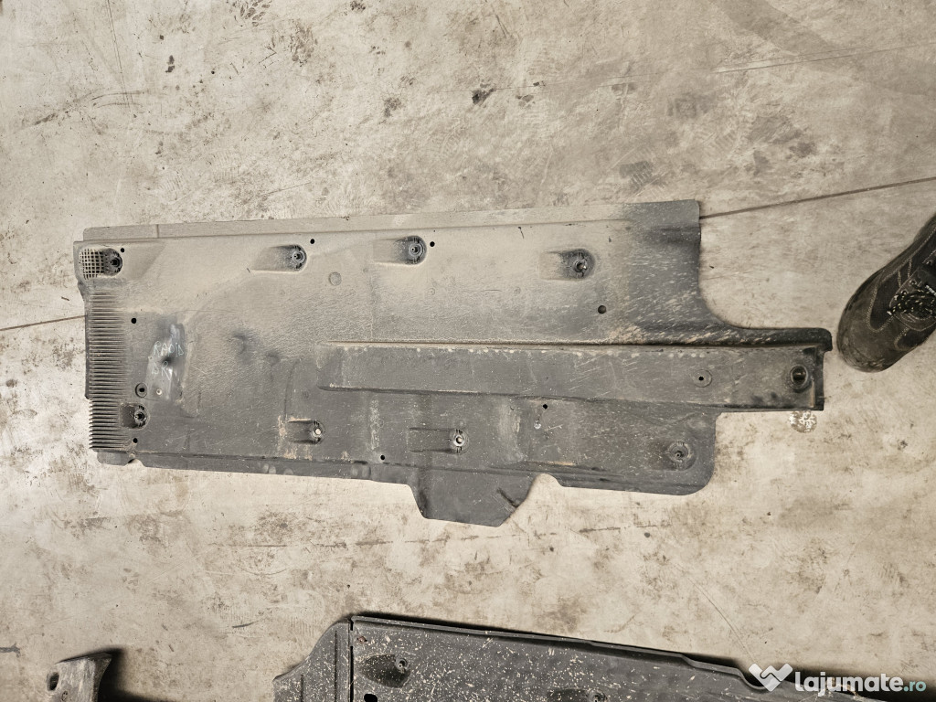 Scut lateral dreapta Skoda RAPID 2014