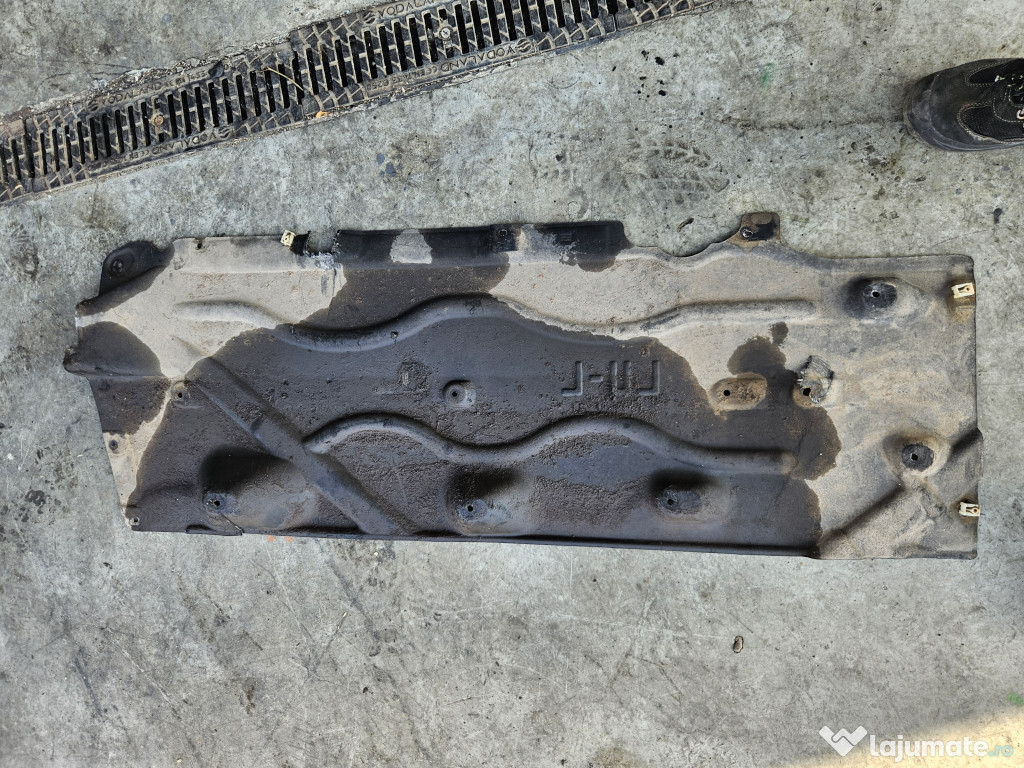 Scut lateral stanga BMW X2 F39 2016