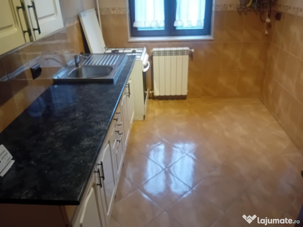 Ap 2 Cam Precista Laguna bloc nou lux 55mp etaj 1 decomandat centrala