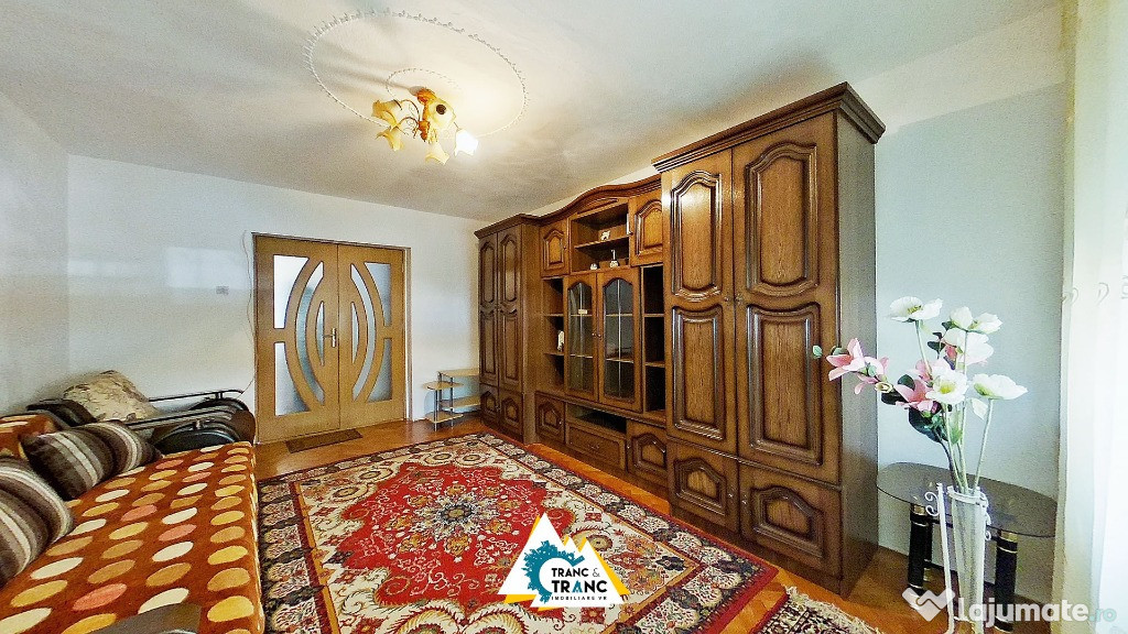 Apartament 3 camere de închiriat – Arad, cartier Confecții la parter