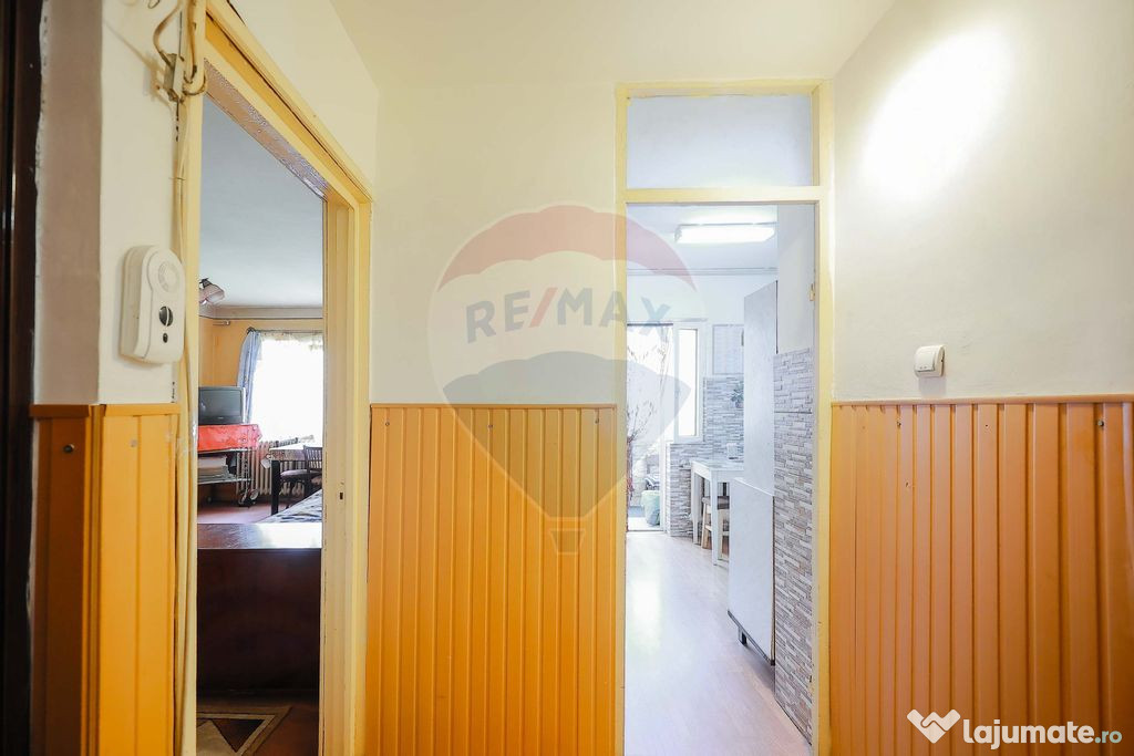 Apartament cu 3 camere de vânzare în zona Rogerius