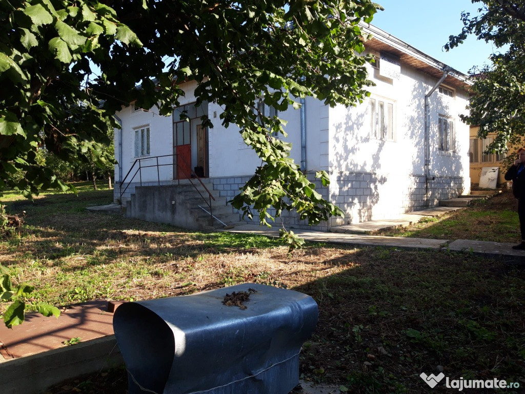 Casă 4 camere cu teren generos, Glodenii Gândului, Iași 60.000 Negocia