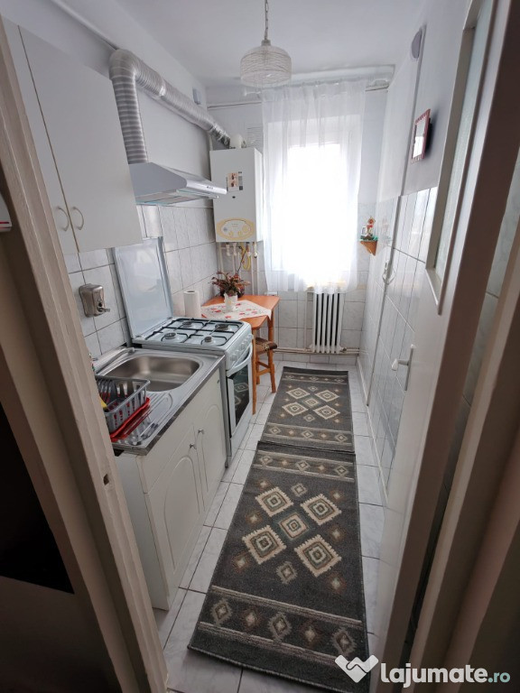 Apartament 2 cam. Dec., cu CT., mobilat/utilat, Podu Ros–Lic. Racovita