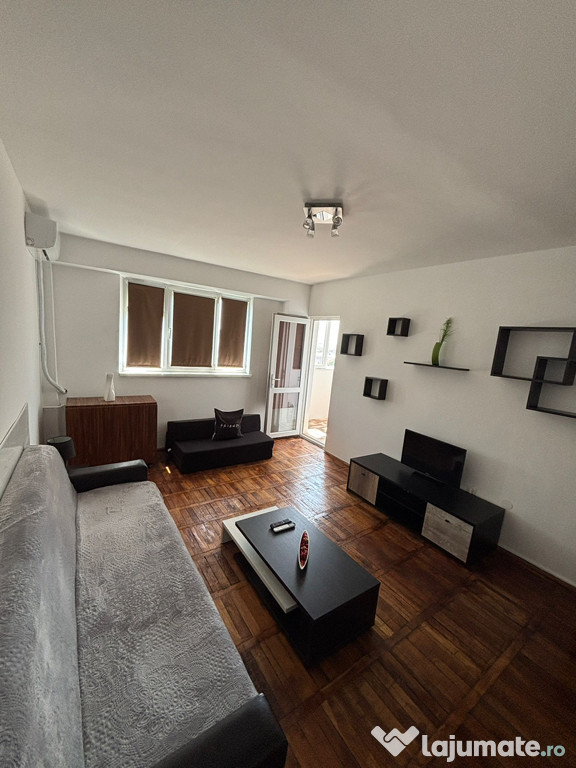 Vand apartament 1 camera, micro 20