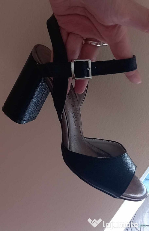 Vând sandale Solo Donna, piele naturala