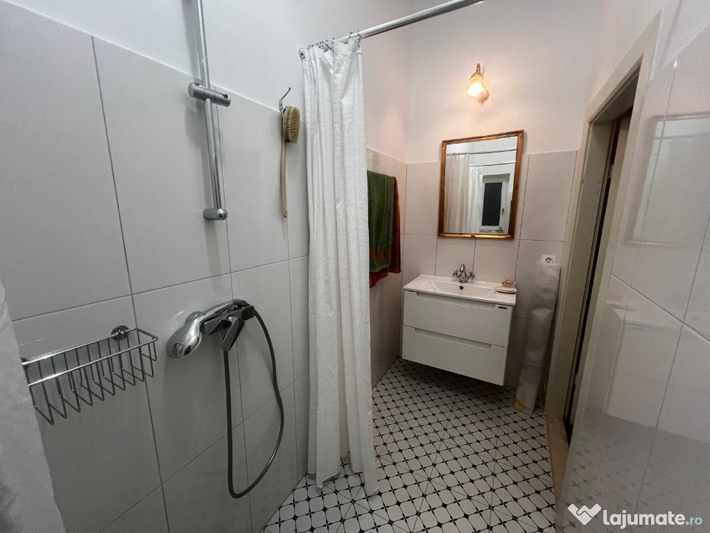 Apartament 2 camere la casa central