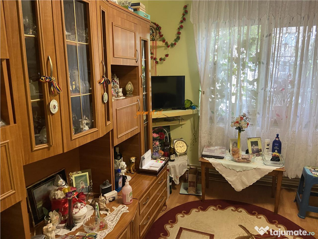 Apartament 3 camere , cartier Sud , decomandat , et 1/4 , mo