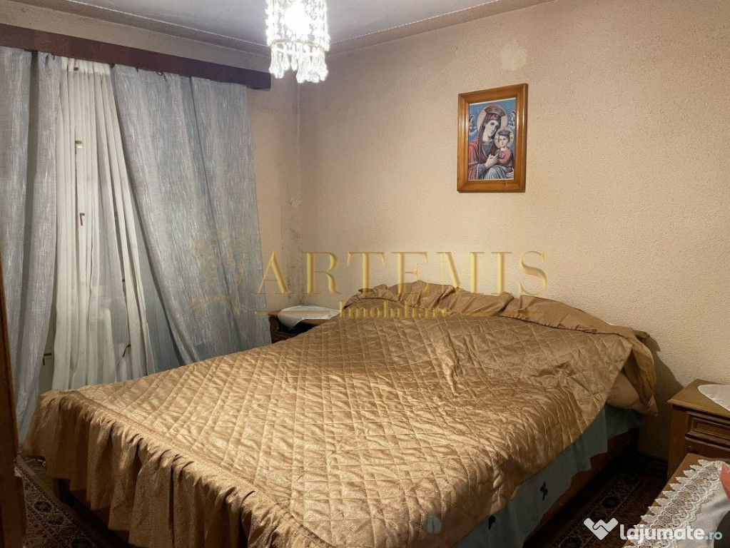 Apartament de 4 camere, decomandat, 67 mp., zona Stefan cel
