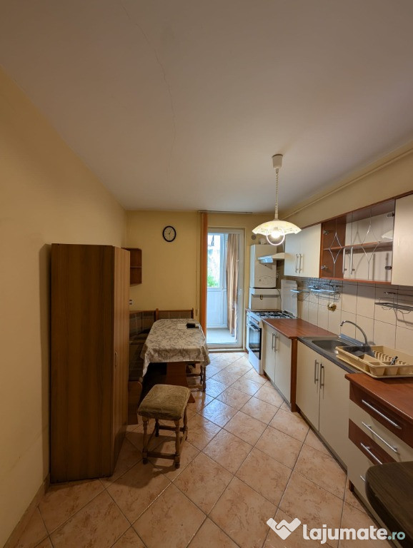 Ideal pt investitie! Apartament cu o camera zona Eroilor Floresti
