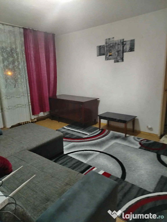 Apartament 2 camere, semidecomandat - zona Tractorul