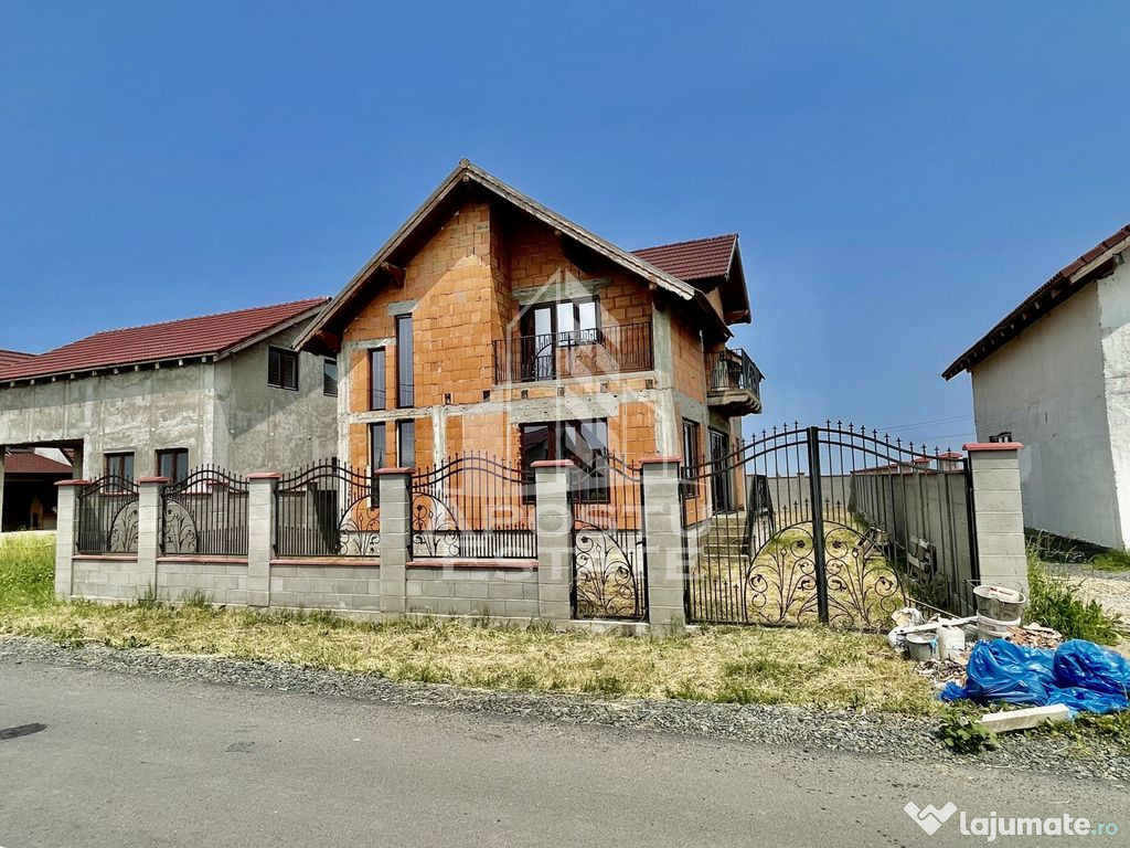 Casa la rosu cu instalatie electrica Becicherecu Mic