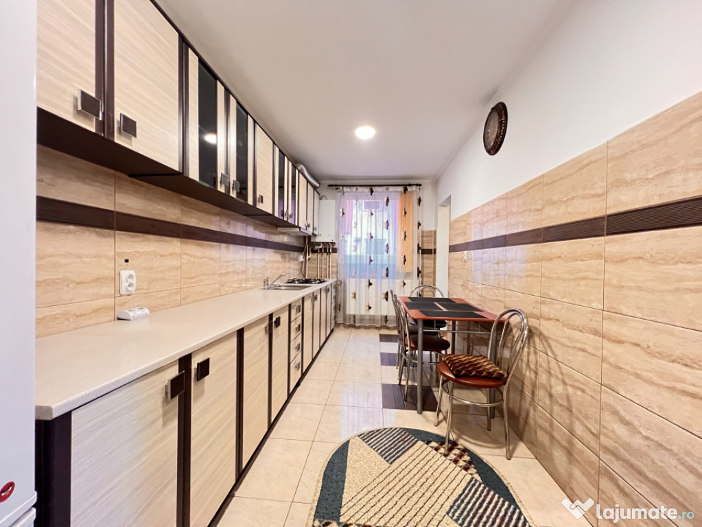 Închiriere apartament 3 camere – Tractorul, Str. Argintul