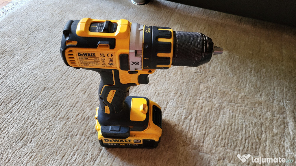 DEWALT DCD790 Masina de gaurit si insurubat