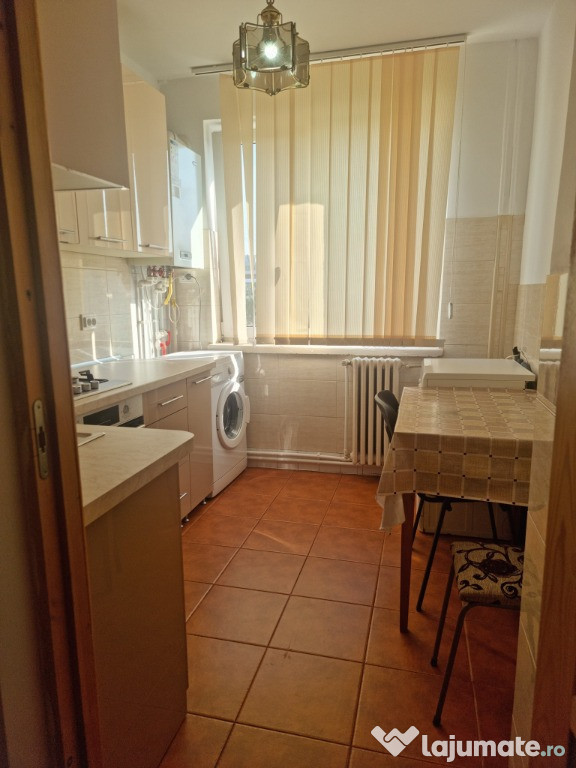 Alexandru cel Bun, Piata Voievozilor, apartament 2 camere decomandat