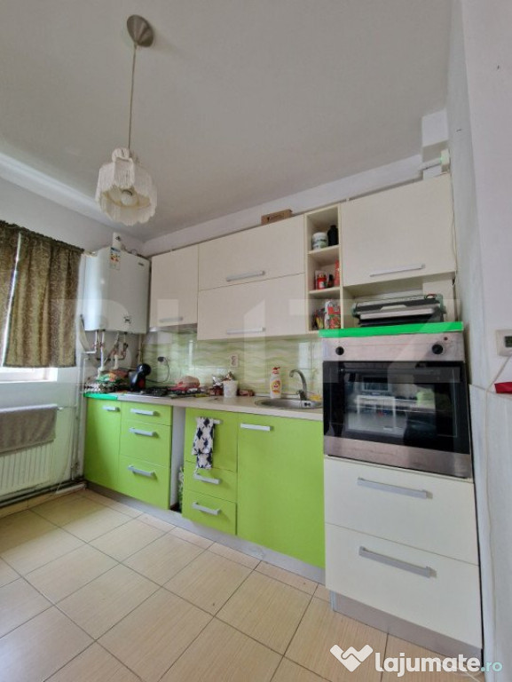 Apartament cu 2 camere, 52mp, intermediar, balcon, zona Stej