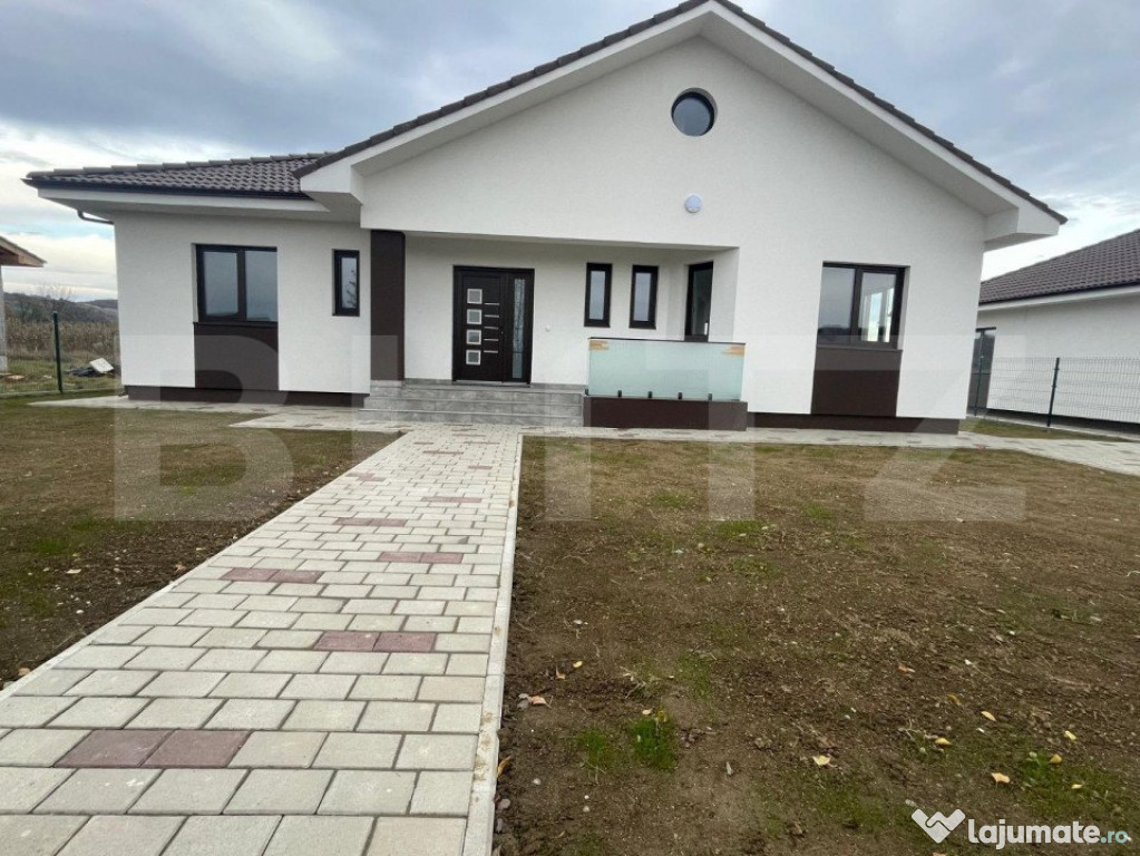 Casa de inchiriat, cu 4 camere, 145 mp, 750 mp teren, zona-U
