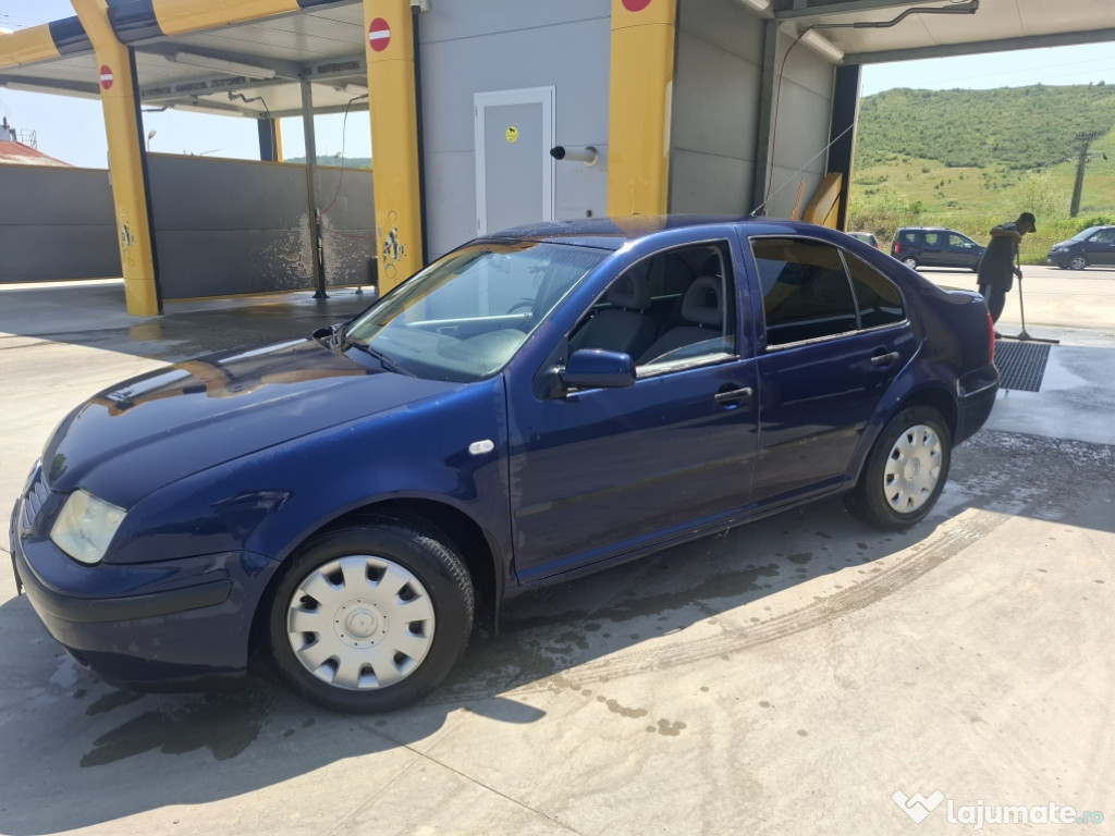 Vw bora 1.6i an 2003 impecabila 1400e