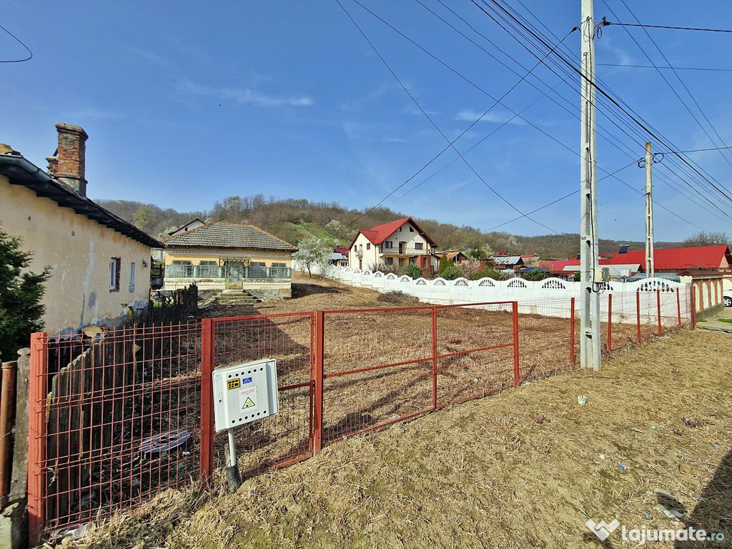 AZURA Imobiliare - Teren si Casa Micesti