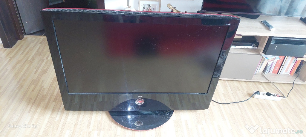 Vând tv LCD Lg 106 cm non smart