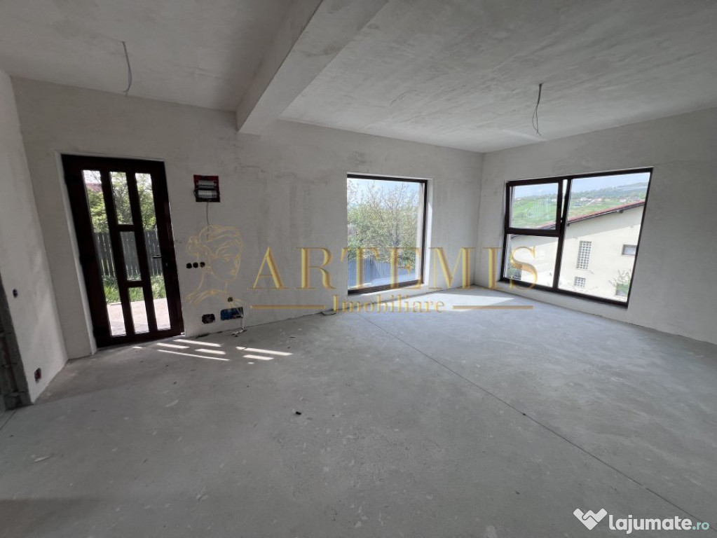 Casă tip duplex, 4 camere, 111 mp., teren 125 mp., zona Iri