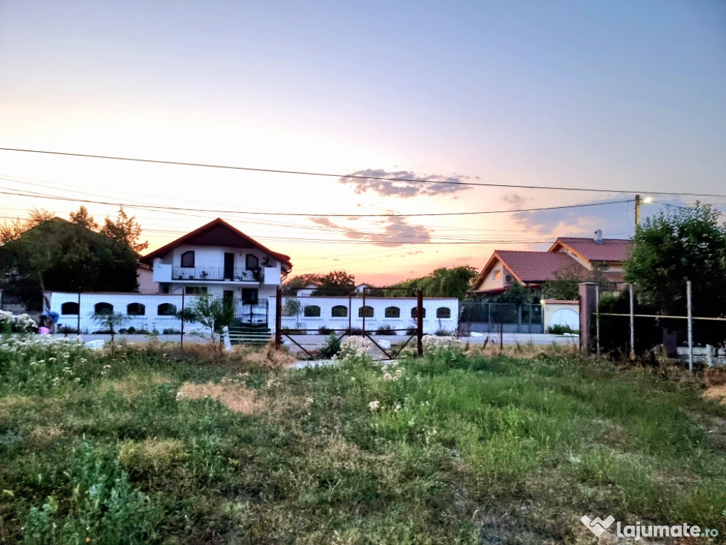 Teren între case cu toate utilitățile