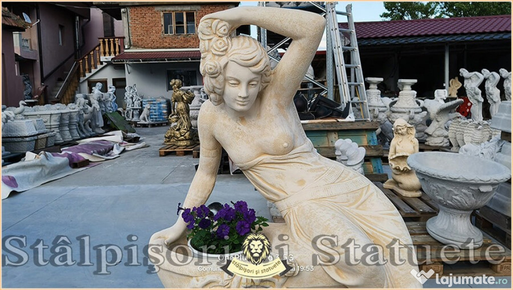 Statuetă jardinieră flori, galben patinat, model J12.