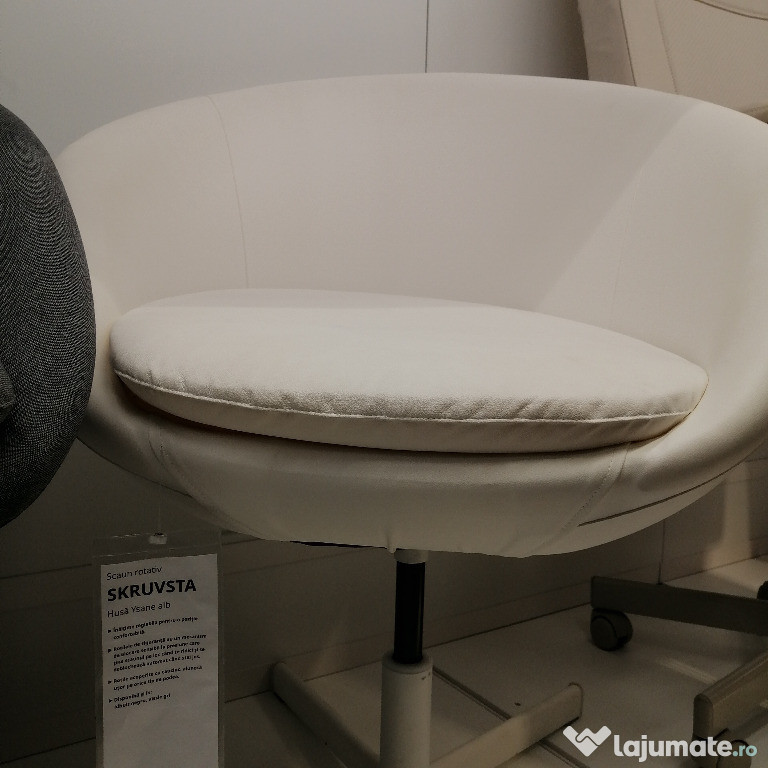 Fotoliu pe ROLE alb capitonat- NOU - platit 600 lei la IKEA