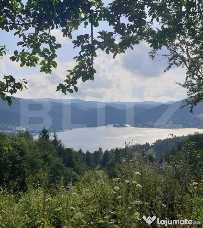 Teren de vânzare – 1251 mp în Colibița, cu panoramă su