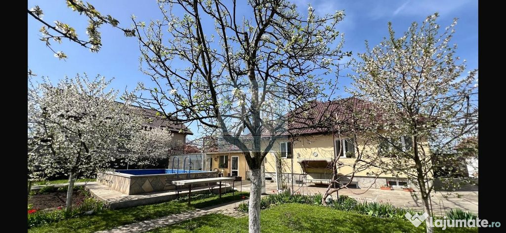 Casa 4 camere, 2 bucatarii, 2 bai, garaj, piscina - zona ...
