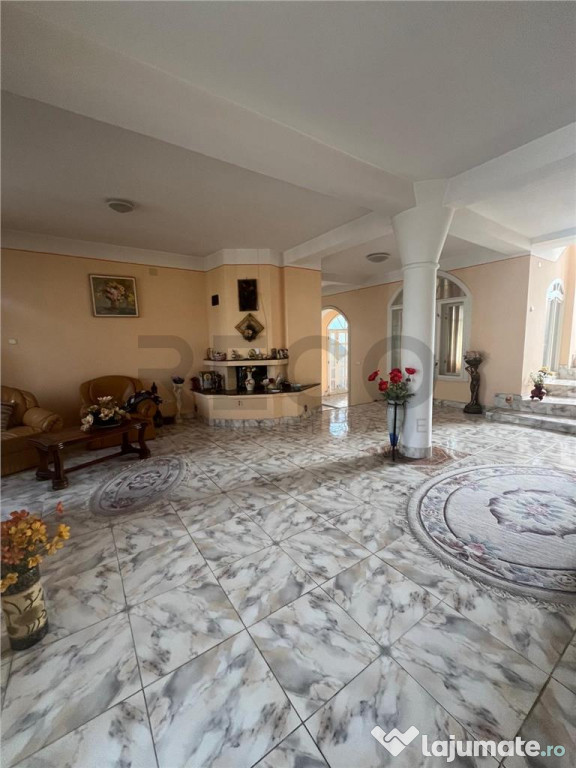 RECO Vila D P 1E M in Sanmartin-Beverly Hills