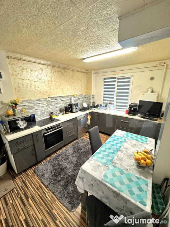 Apartament cu 2 camere, 52mp, parcare, mobilat, , zona Herme