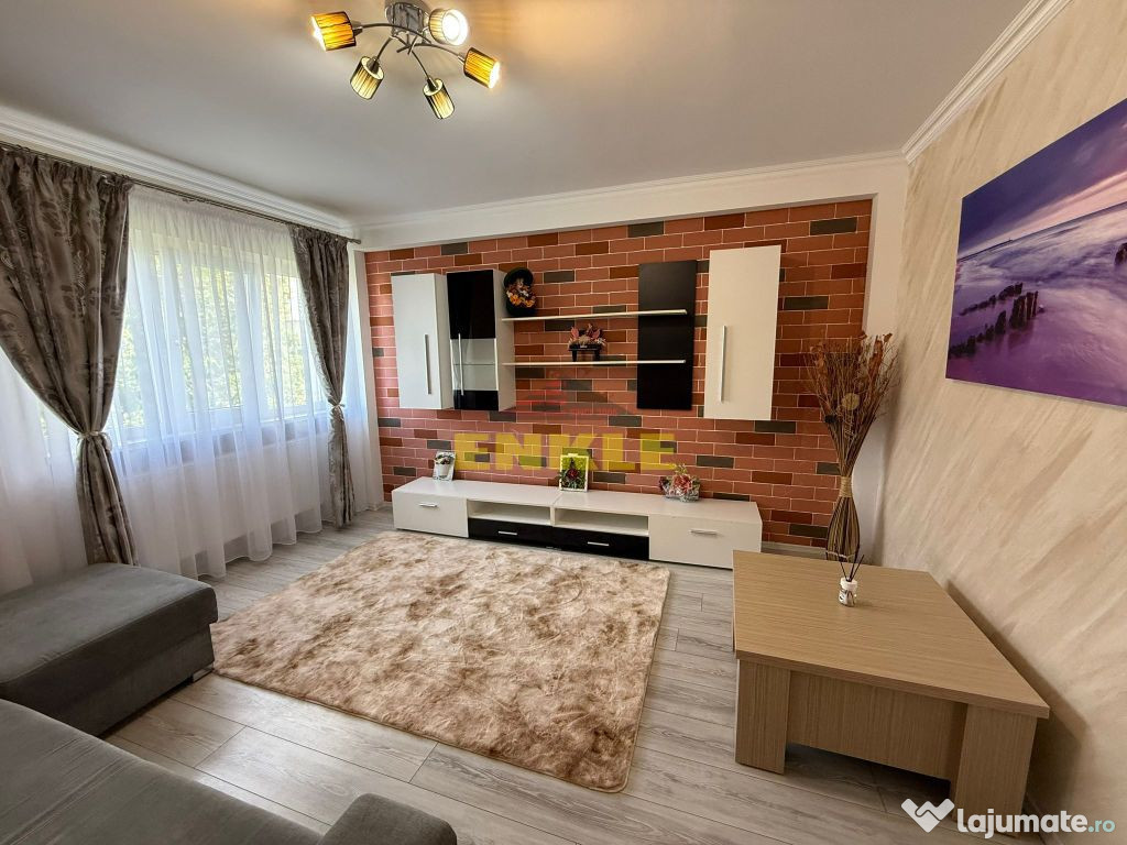 De vanzare apartament cu 3 camere, zona Unirii.