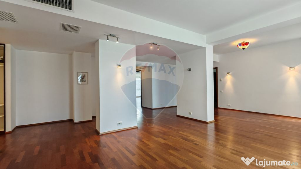 Apartament spațios de închiriat I 4 camere I Zona Ambas...
